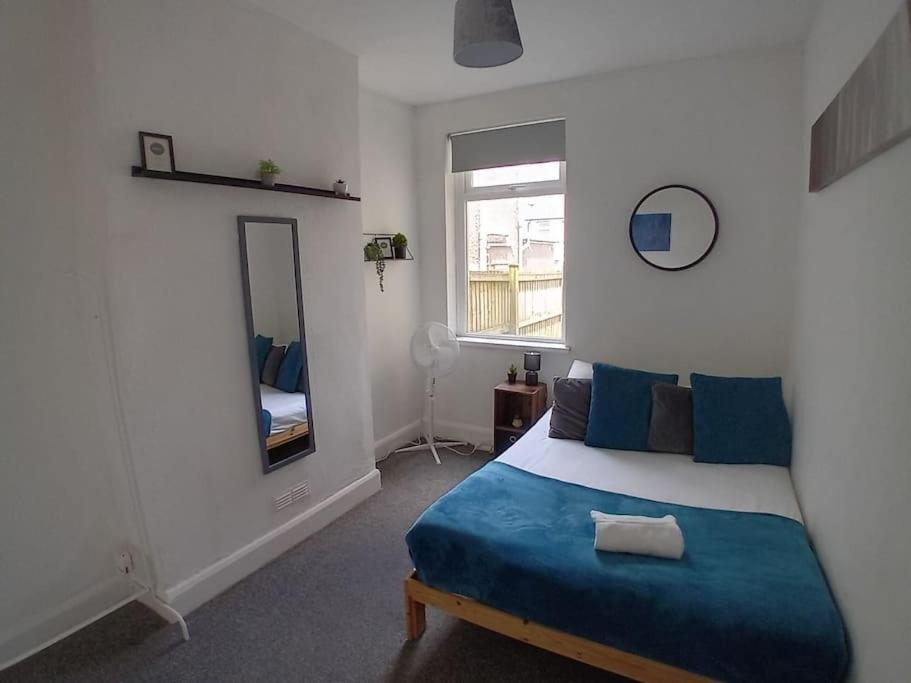 Large Family Home Central Location 3 Double Bedrooms And 1 Single Bedroom カーディフ エクステリア 写真