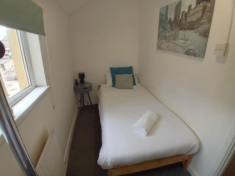 Large Family Home Central Location 3 Double Bedrooms And 1 Single Bedroom カーディフ エクステリア 写真