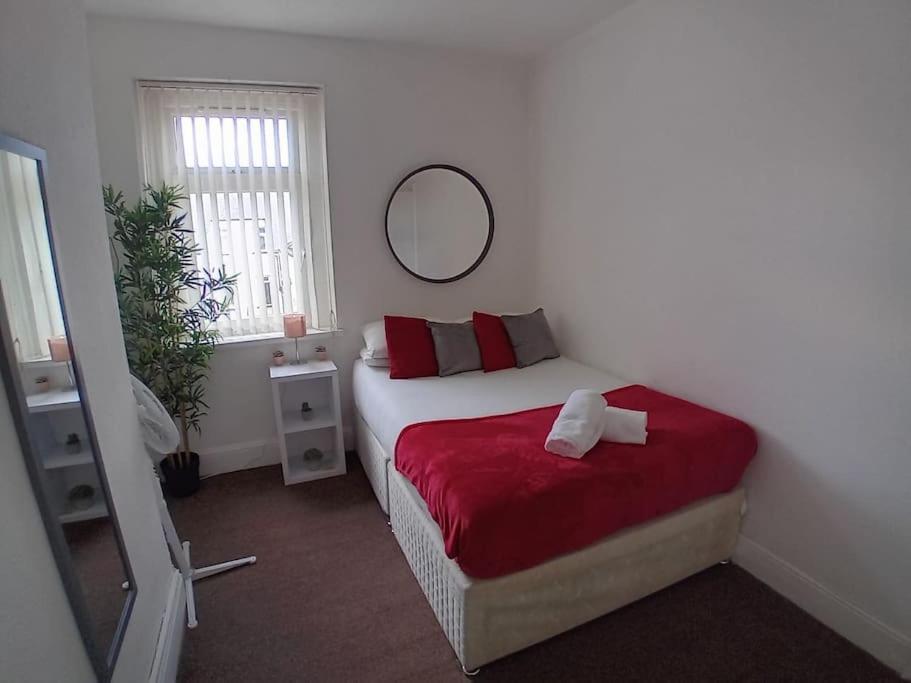 Large Family Home Central Location 3 Double Bedrooms And 1 Single Bedroom カーディフ エクステリア 写真